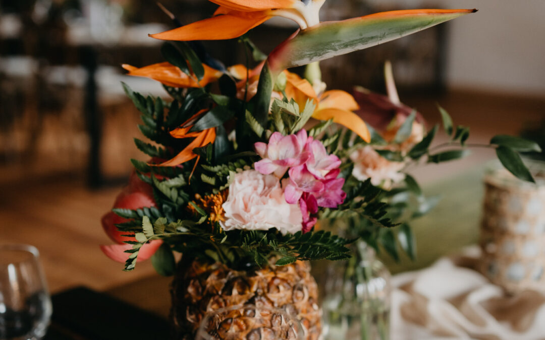 Melanie & Alex – Tropische Scheunenhochzeit in der Seescheune im Buldern
