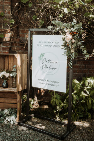 Schildhalter schwarz